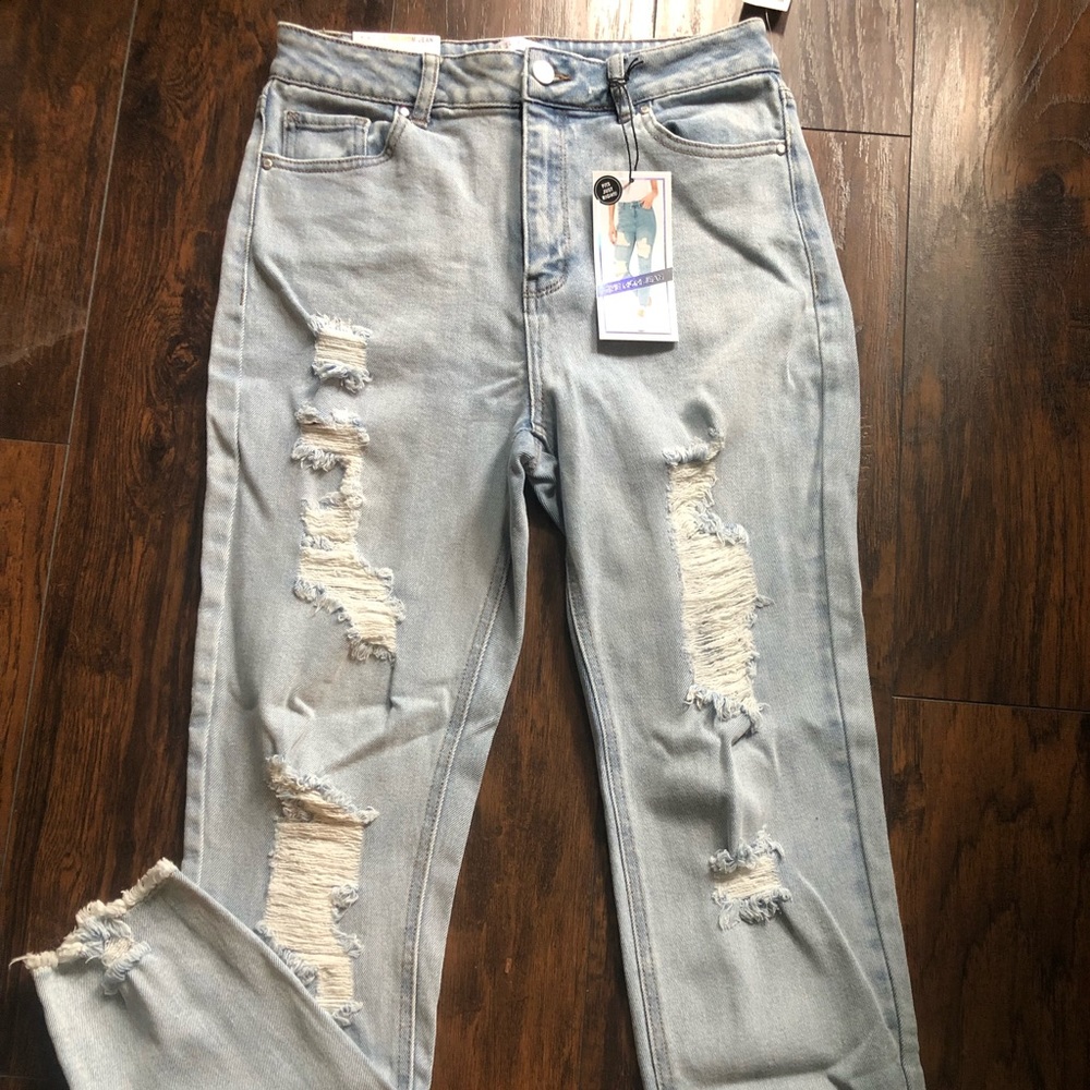 Ripped “Mom Jeans” NWT